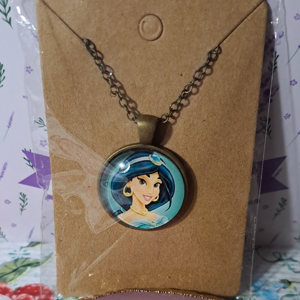 Jasmin Pendant Necklace